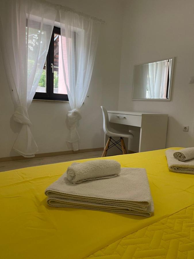 Apartments Lovro Laurana Esterno foto
