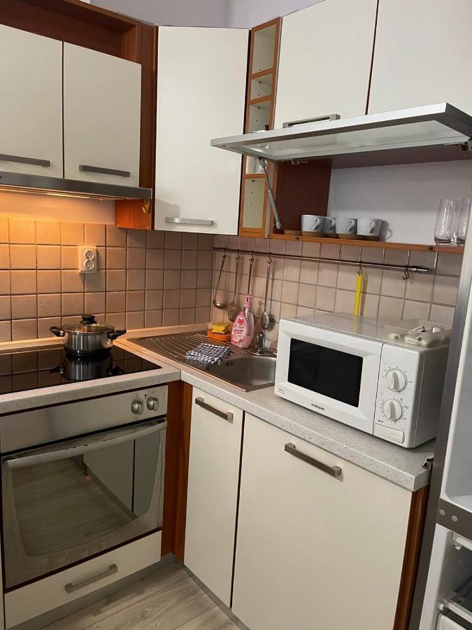 Apartments Lovro Laurana Esterno foto